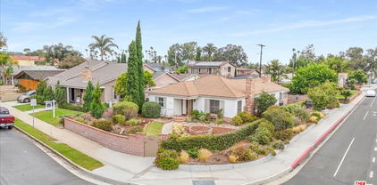 949 10th Street, Huntington Beach