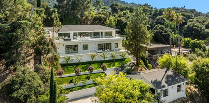 3929 Fredonia Drive, Los Angeles