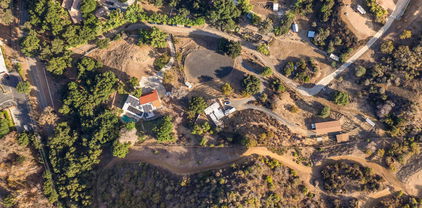 320 E Carlisle Road, Thousand Oaks