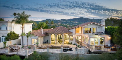 4440 Bergamo Drive, Encino