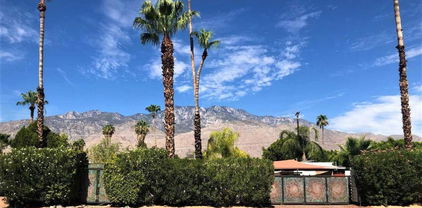 901 S Calle Tomas, Palm Springs