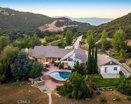41275 Hacienda Drive, Murrieta