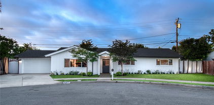 426 Cambridge Circle, Costa Mesa