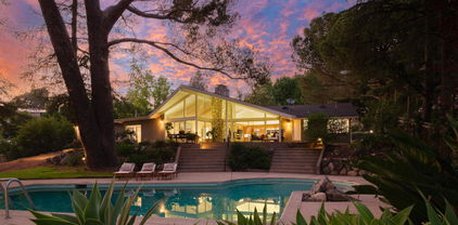 5445 La Crescenta Avenue, La Crescenta