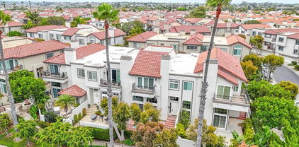 19381 Maidstone Lane, Huntington Beach