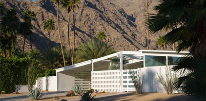 823 N Fair Circle, Palm Springs