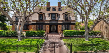 11 La Linda Drive, Long Beach