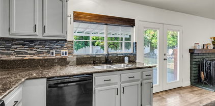 992 Redwood Court, Corona