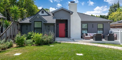4323 Irvine Avenue, Studio City