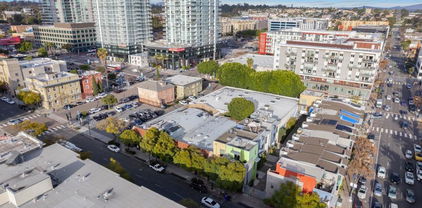 843 10Th Ave Unit A & B, Downtown