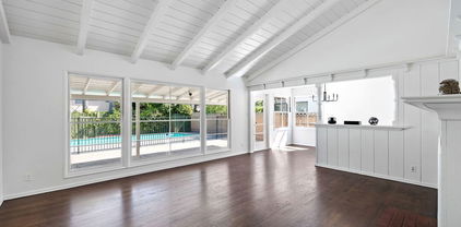15519 Huston Street, Encino