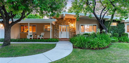 23531 Ladrillo Street, Woodland Hills