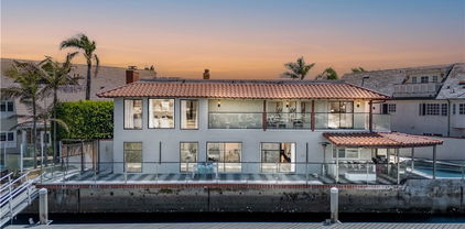 16352 Maruffa Circle, Huntington Beach