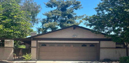 2202 Village Road, Escondido