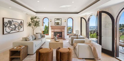 8027 Floral Avenue, Los Angeles
