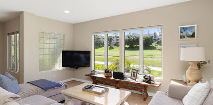 7517 Jerez Ct Unit B, Carlsbad