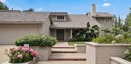 3907 Jameson Place, Calabasas