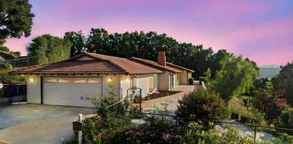 917 Gretna Green Way, Escondido