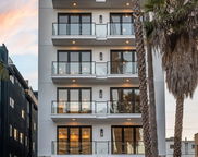 137 N Doheny Drive, West Hollywood image
