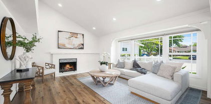 3221 Copa De Oro Drive, Los Alamitos