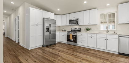 1301 S Hale Ave Unit 4, Escondido