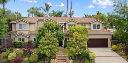 4520 El Caballero Drive, Tarzana
