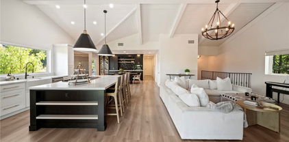 3532 Mesquite Drive, Calabasas