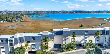 4015 Crown Point Dr Unit 102, Pacific Beach/Mission Beach