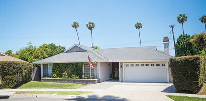 3131 Lincoln Way, Costa Mesa