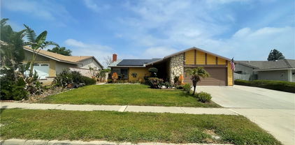 853 W Crestview Street, Corona