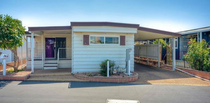 188 Flicker Ln ln, Oceanside