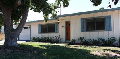 1143 E Fallbrook Street, Fallbrook