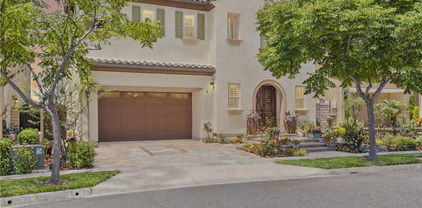 46 Dogwood, Lake Forest