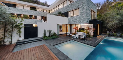 7681 Willow Glen Road, Los Angeles