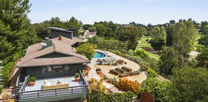 4650 Canoga Avenue, Woodland Hills