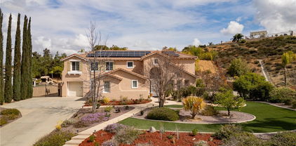 952 Creek View Lane, Redlands