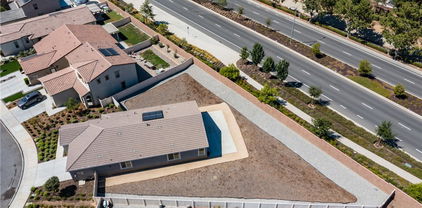 1689 Redbud Avenue, Banning