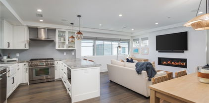 714 1/2 Iris Avenue, Newport Beach