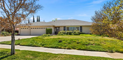 620 E Sunset Drive N, Redlands