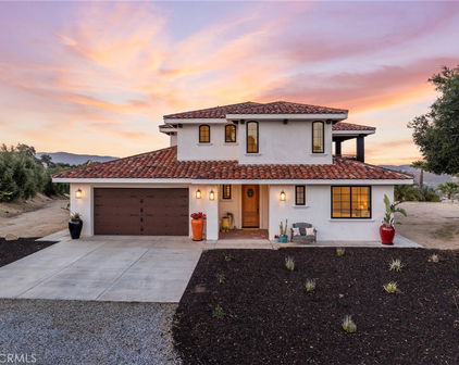 41950 Hacienda Dr, Murrieta