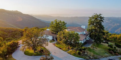 21965 Saddle Peak Road, Topanga