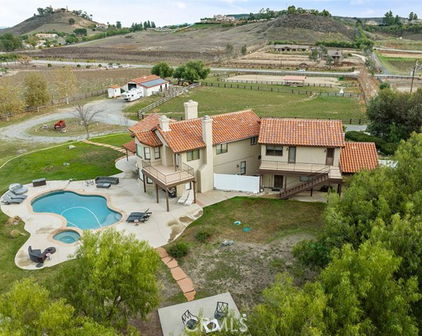 38405 Avenida La Cresta, Murrieta