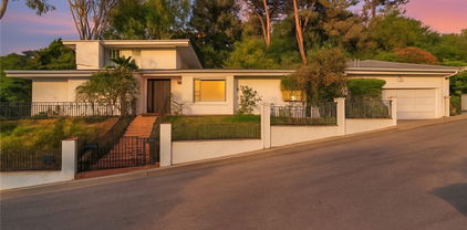 3240 Longridge Avenue, Sherman Oaks