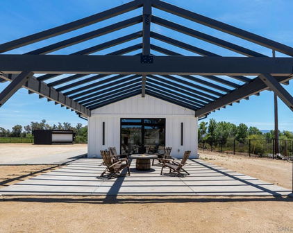 36051 E Benton Rd, Temecula