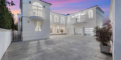 759 Foxkirk Road, Glendale