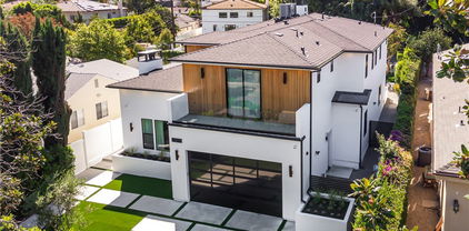16706 Magnolia Boulevard, Encino
