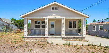839 B St, Ramona
