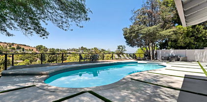 17072 Oak View Drive, Encino