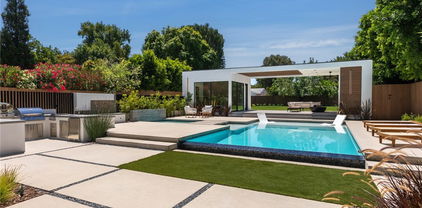 22930 Dolorosa Street, Woodland Hills