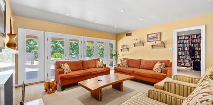 16241 W Meadow Ridge Way, Encino